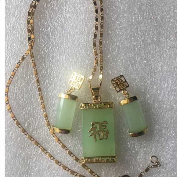 Natural Green Jade 18KGP Fortune Pendant Necklace Drop Earring Bracelet set 福# - Picture 5 of 10